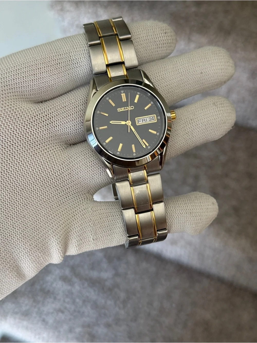 Seiko Black Dial Two-Tone Gold & Silver Bracelet Watch day date Mens Watch